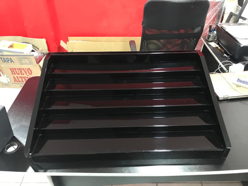 Exhibidor de Acrílico, fabricado con materiales de alta calidad. Somos una empresa que se adapta a las necesidades de sus clientes, en proyectos de...
